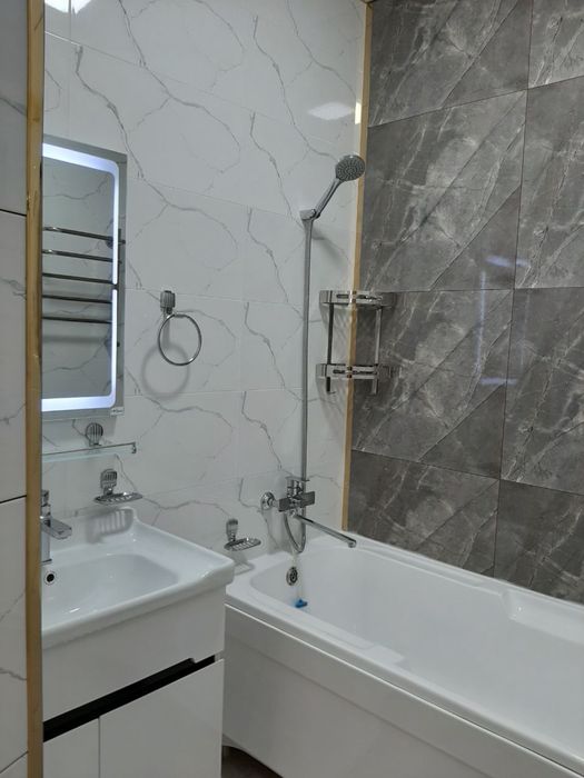 Продаю квартиру без маклер 45 кв новостройкк 2х комнота