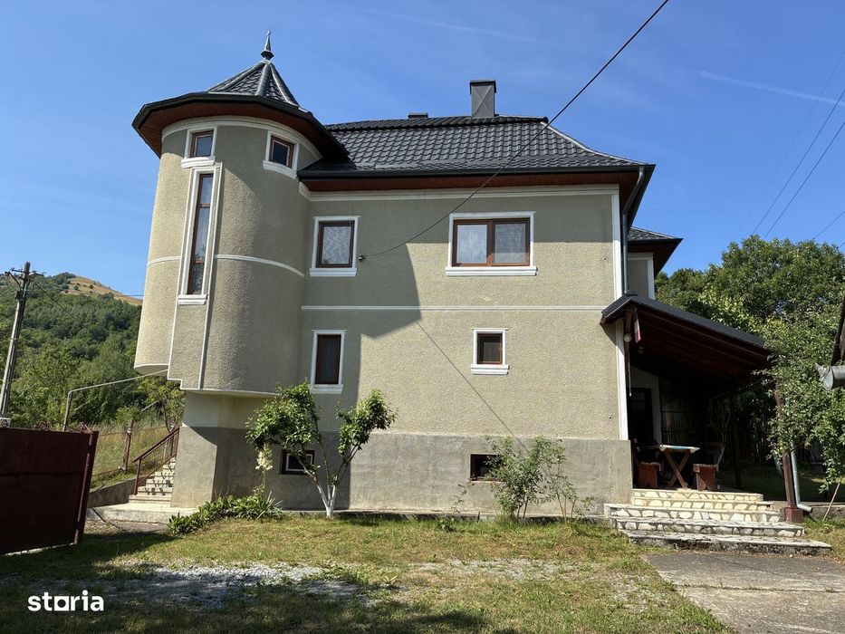 Casă D+P+1 deosebită, 244 mp, teren 1300 mp | Baia de Arieș – Apuseni