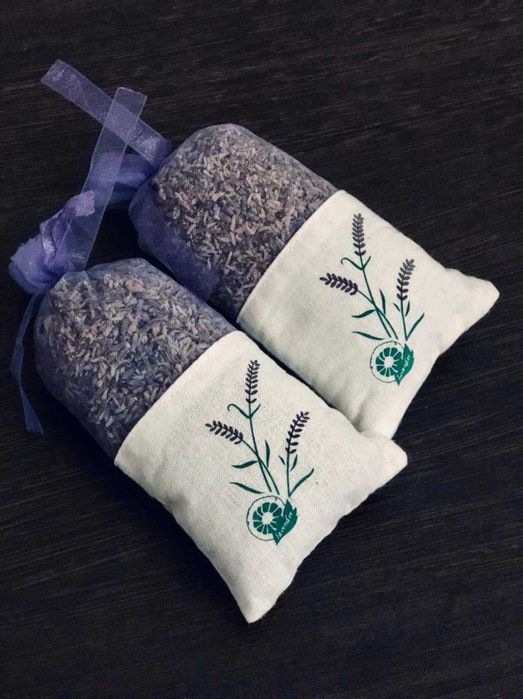 Лавандовое саше в красивом декоративном мешочке.