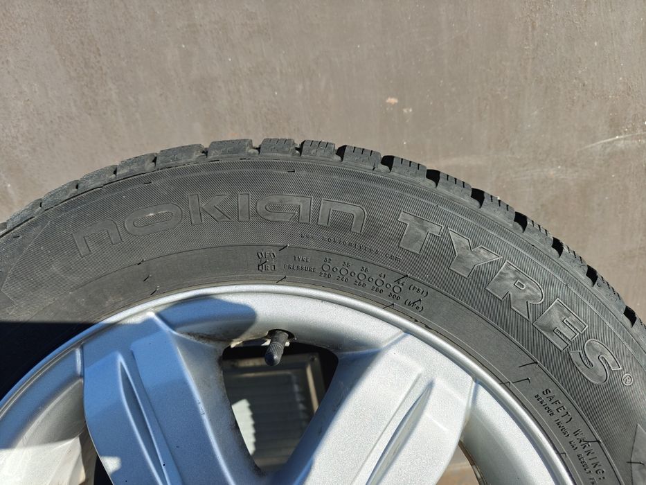 Продам комплект дисков с резиной.