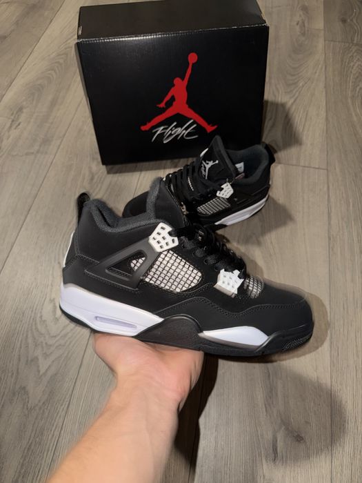 Jordan 4 White Thunder