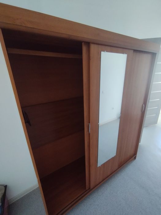 Срочно продается шкаф