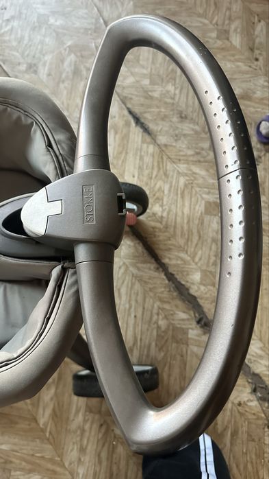 Продам коляску Stokke