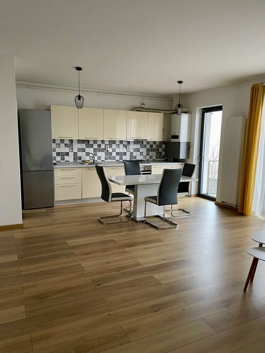 REZERVAT - PF închiriez ap 2 camere luminos, modern în Europa