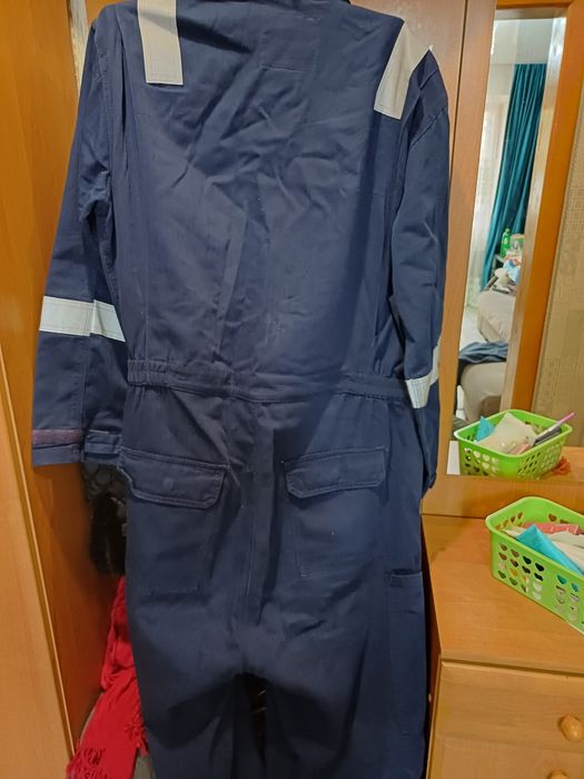 Продам спецодежду.