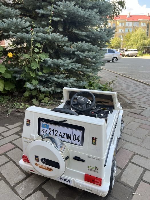 Продам машинку в отличном состоянии за 10000
