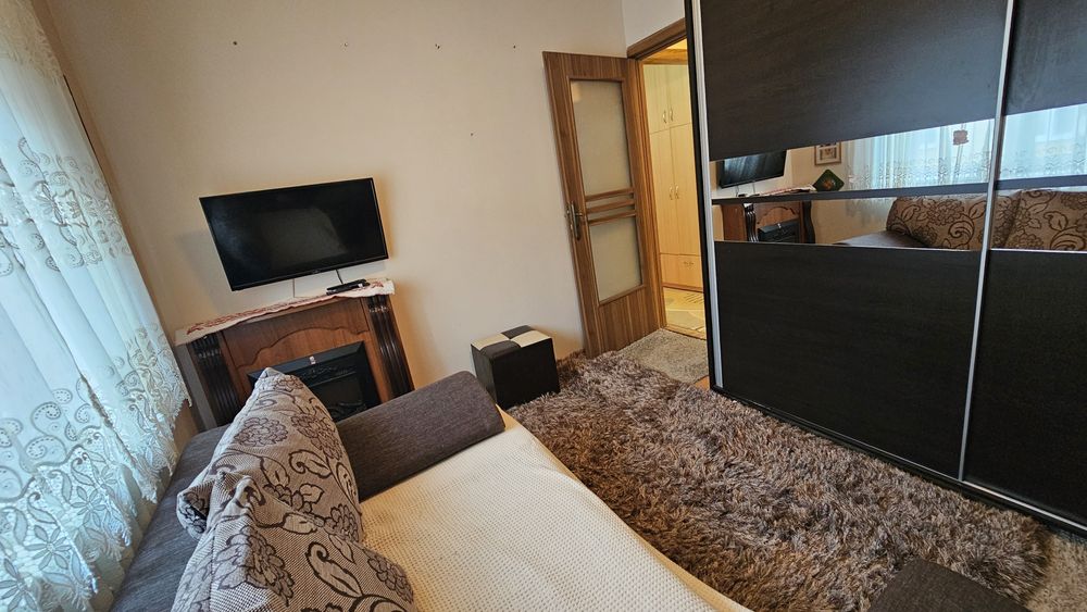 Apartament 3 camere, 75mp, mobilat, etaj 3/4,  Dallas