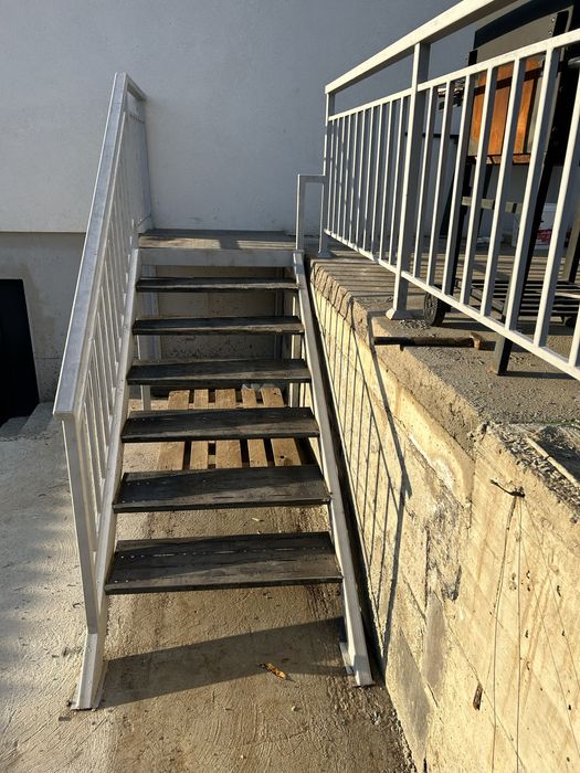 Scari metalice, structura pentru scara de lemn