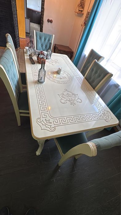 Стол обеденный в комплекте с 6 стульями