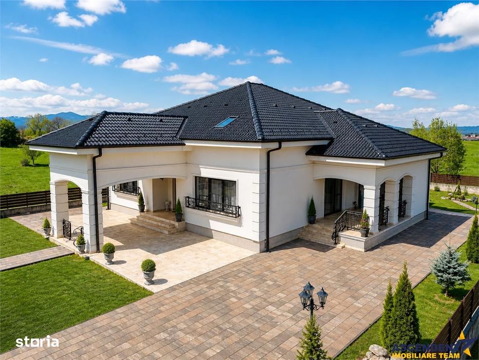 LUX Vila cu parc privat 1.250mp, spa, barbeque, privelisti pretioase,
