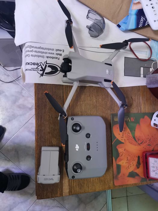 Продавам дрон DJI Mini 3 с две батерии