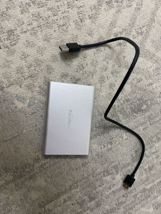 Внешний жесткий диск на 1тб