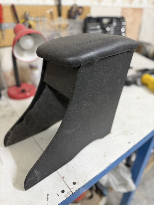 Продам подлокотник универсальный