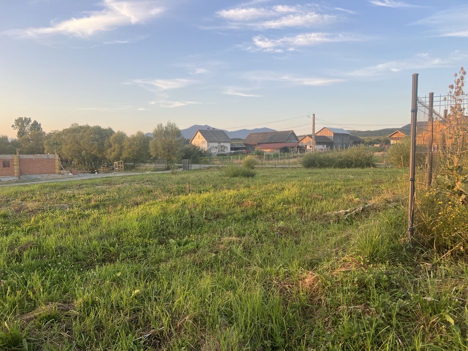 Vand teren intravilan langa Bistrita - aprox 10 ari, apa, canal, curent electric