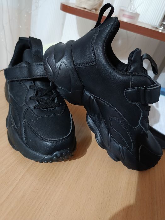 Кроссовки 35 размер