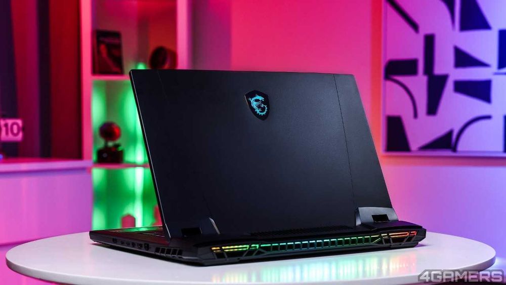 ULTRA GAMING MSI Titan 17.3 4K I9 64GB RTX 4090 2TB Garantie