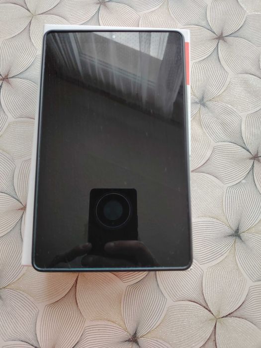 Продавам таблет Lenovo TAB M8 (4th Gen)