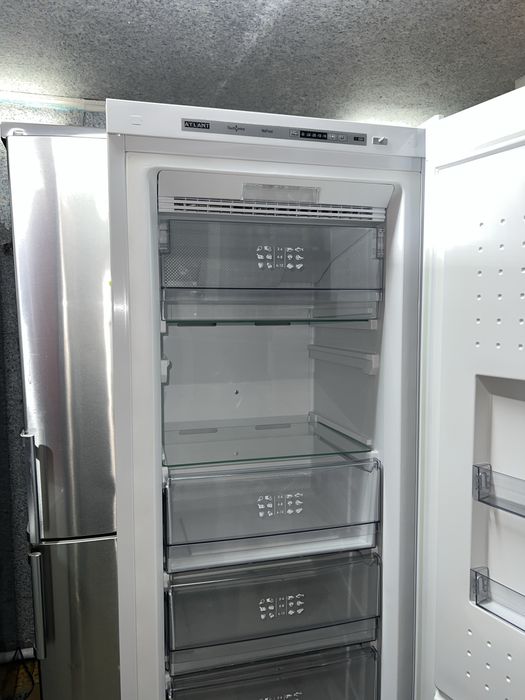 Продам морозильник Atlant