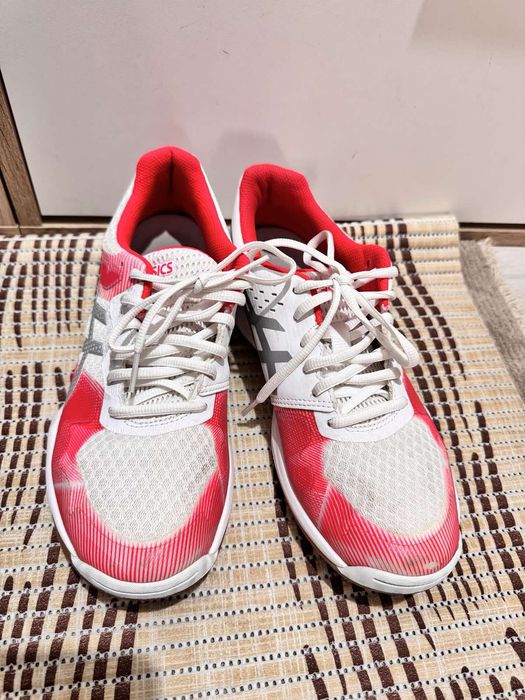 Маратонки Asics за тенис ,бадминтон ,волейбол