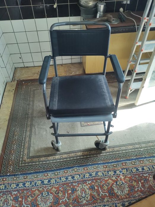 Подарявам инвалиден стол