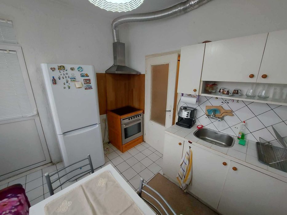 Дава се под наем Двустаен апартамент в Търговище, Център - 65 кв.м за 204 € - Снимка #2