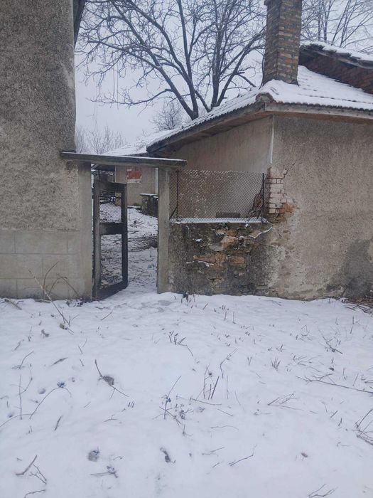 Къща в село Голяма Брестница
