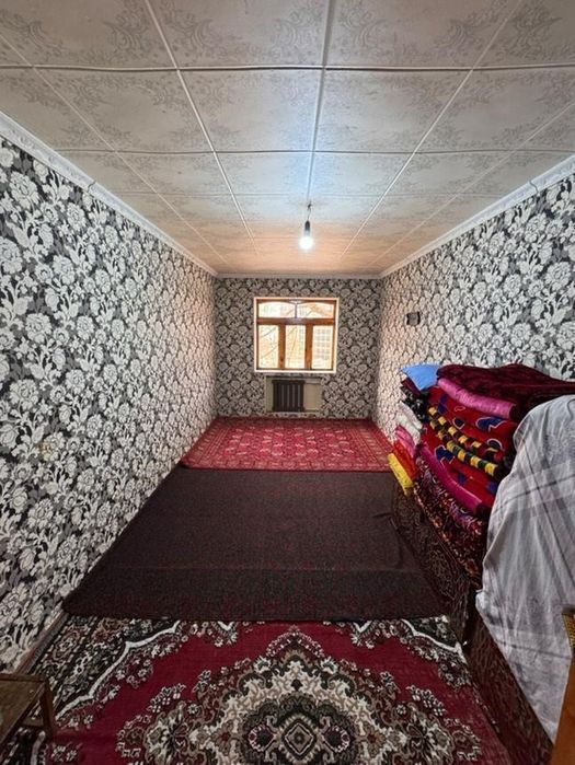 Космосда МИСиС тўғрисида 2-қаватда 2 хонали квартира сотилади