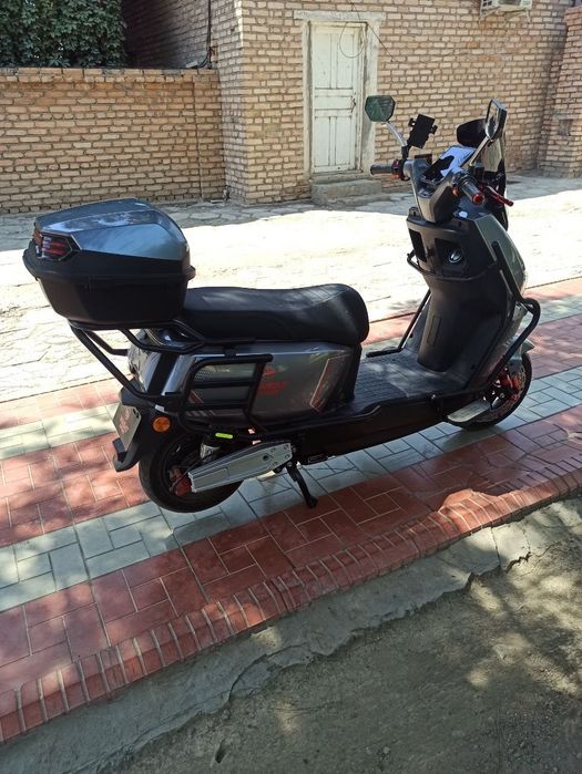 Skuter 50 km soat kezlikgacha harakatlanadi