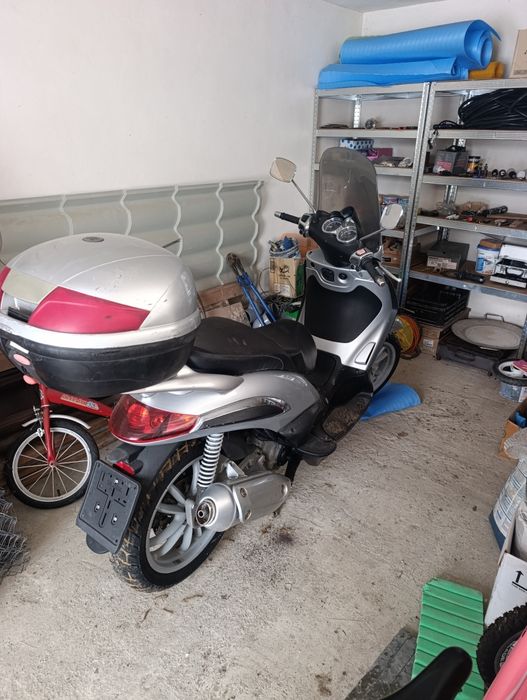 Vând scuter Piaggio Beverly 250 cc