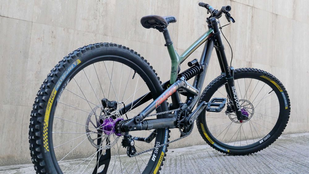 Commencal Furious DH, 27.5 S, RockShox Boxxer Air 200 мм. ход