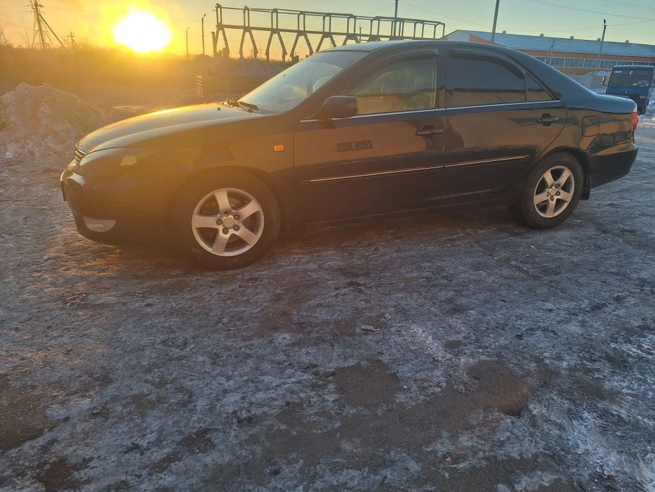 Машина Toyota Camry