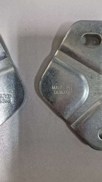 Панти за преден капак на Volkswagen Caddy 2015-2020