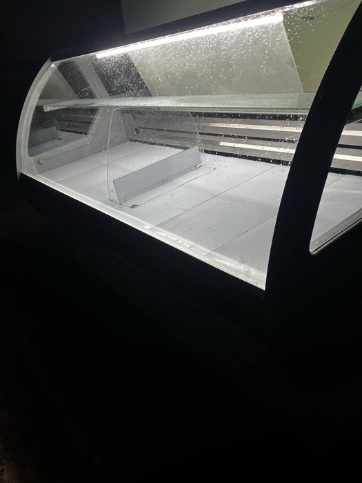 Ветринный холодильник