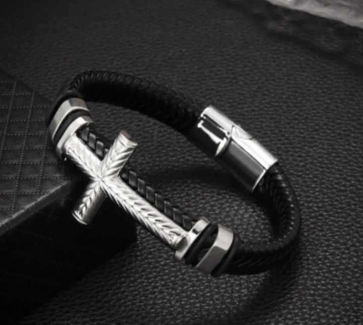 Стилни и елегантни мъжки гривни, различни видове