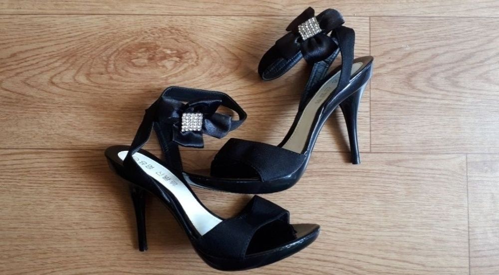 Босоножки 2 модели (39 размер)