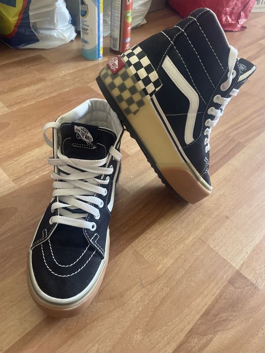 Adidas fete vans off the wall