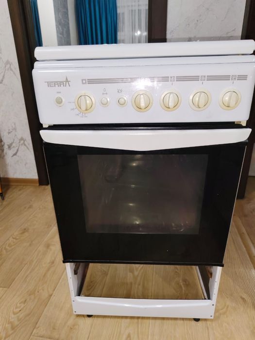 Продам газовую плиту