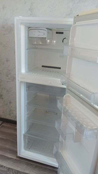 Xolodilnik sotiladi holati yaxshi tez arzon sotaman