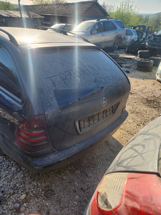Мерцедес w203 2.2цди 143 на части/Mercedes w203 2.2cdi 143 na chasti