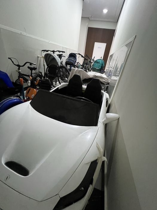 Продам машину Ferrari