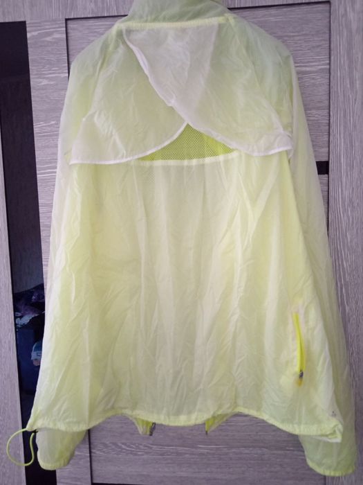 Ветровка Испанского бренда