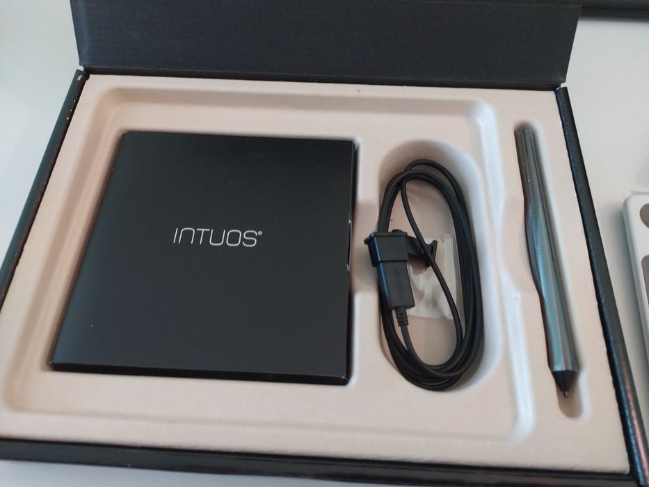 Графический планшет Wacom intuos small