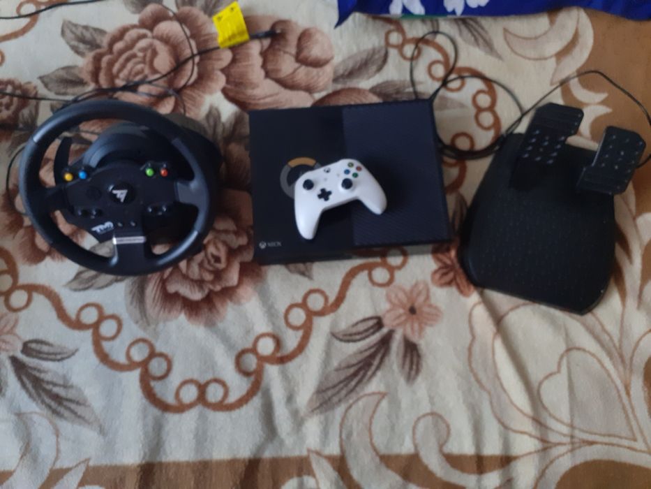 Xbox one cu volan thrustmaster