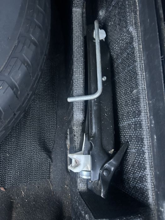 Roată rezerva R16 și cric Chevrolet Captiva 2012