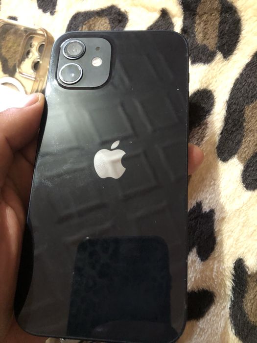Iphone 12.