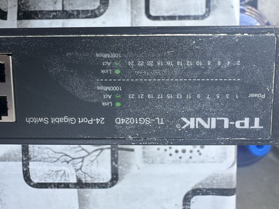 Продаётся SVICH Хаб 24 порт 1024 gb