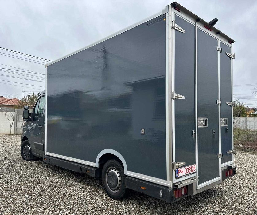 Vand autoutilitara Renault Master boxa inchisa ,fab 2021 ,2,3, automat ,diesel, km 210.000 pret. 18,500 euro