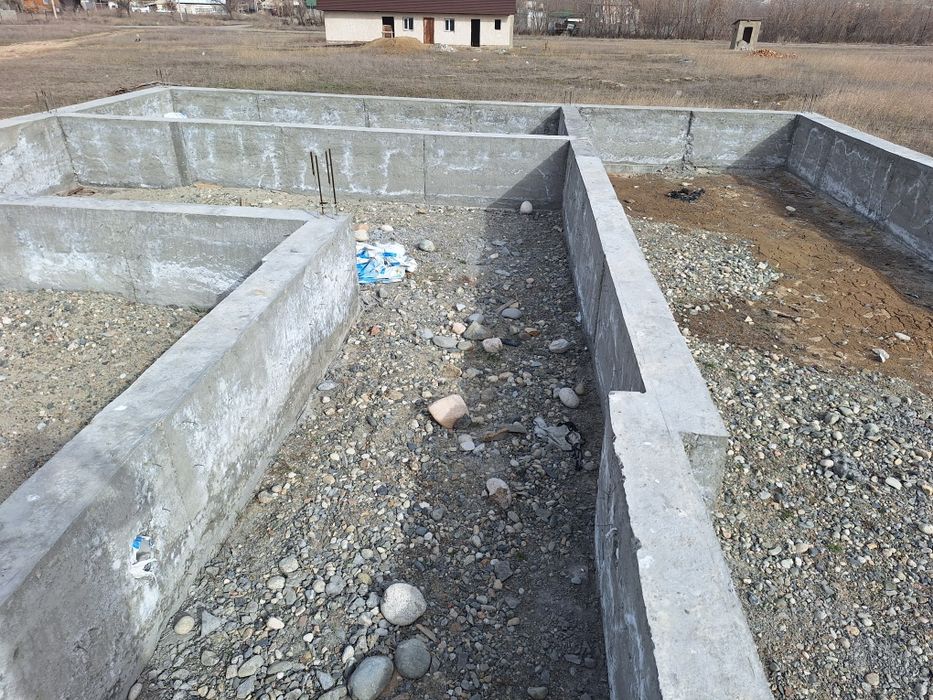 Жер сатамын 10 сотк. Фундамент құйылған