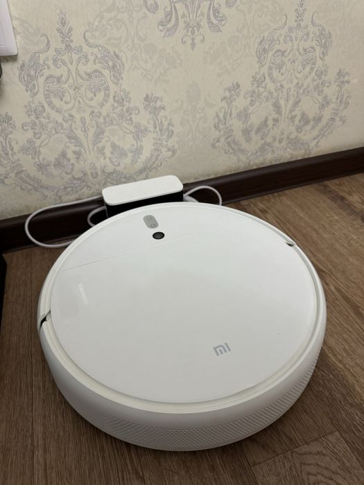 Робот-пылесос Xiaomi Mi Robot Vacuum-Mop  бедый