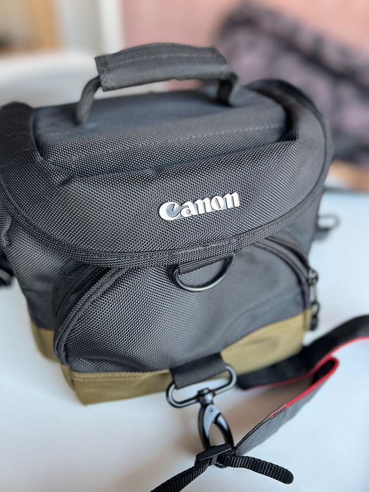 Canon EOS 1300D + обектив 18–55 mm | Отлично състояние